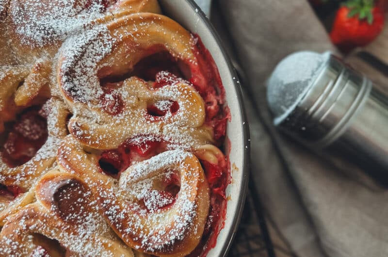 Erdbeerschnecken mit Pudding