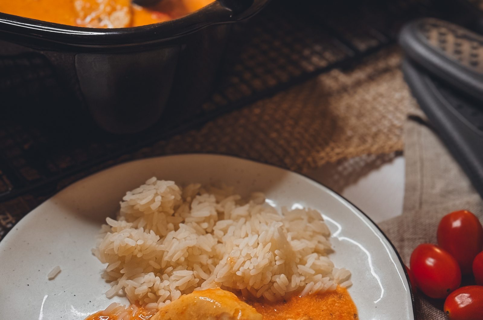 Tomaten-Paprika-Hähnchen